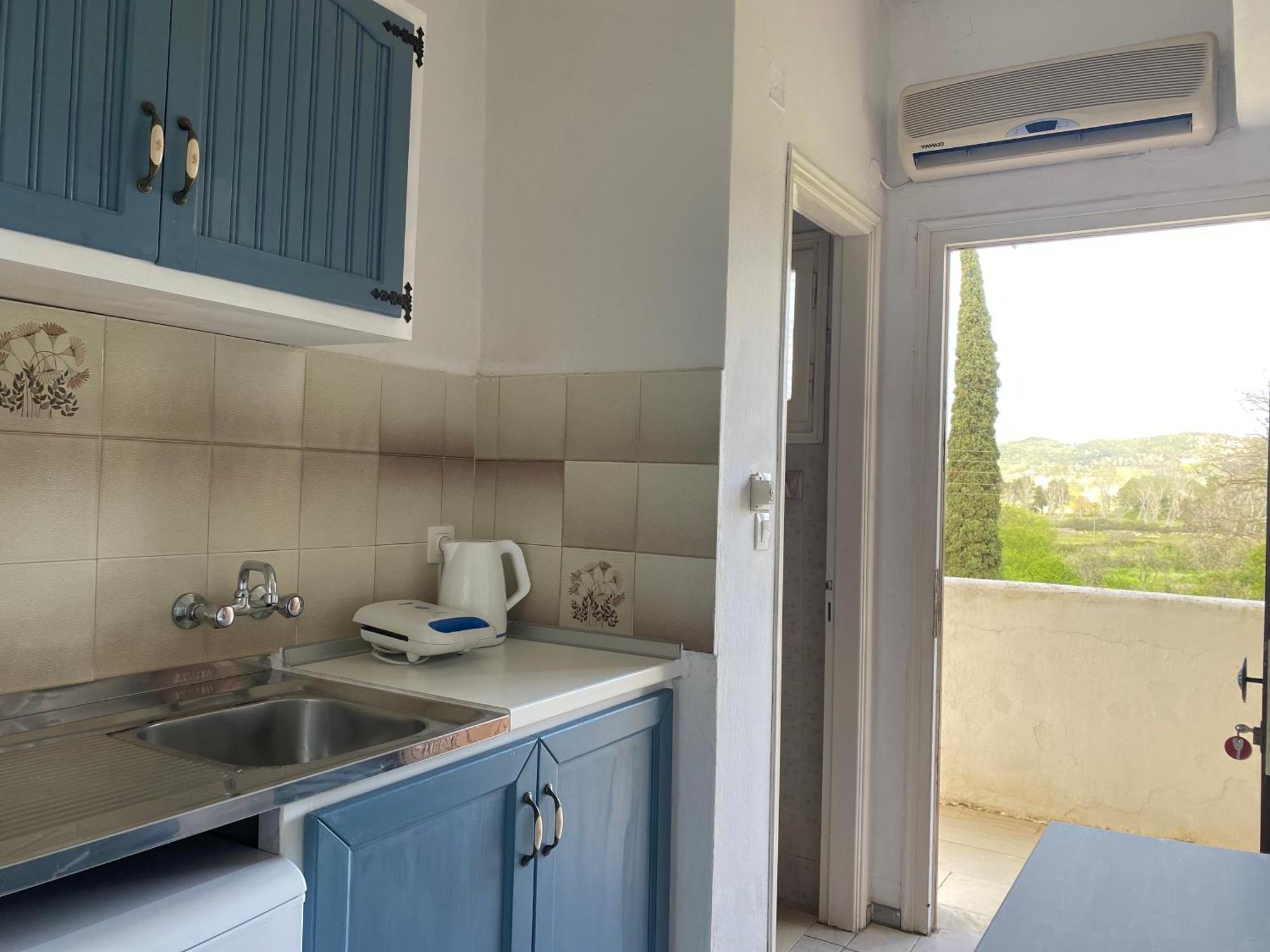 Navy Apartment With Mountain View &Private Parking Vatos ภายนอก รูปภาพ