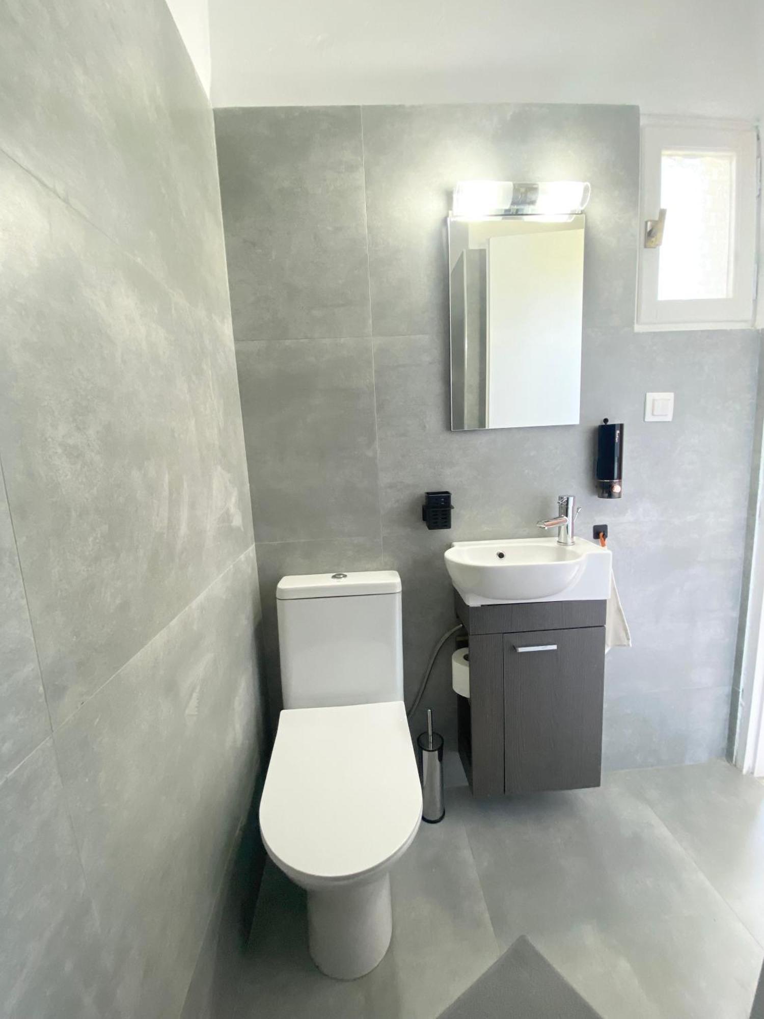 Navy Apartment With Mountain View &Private Parking Vatos ภายนอก รูปภาพ