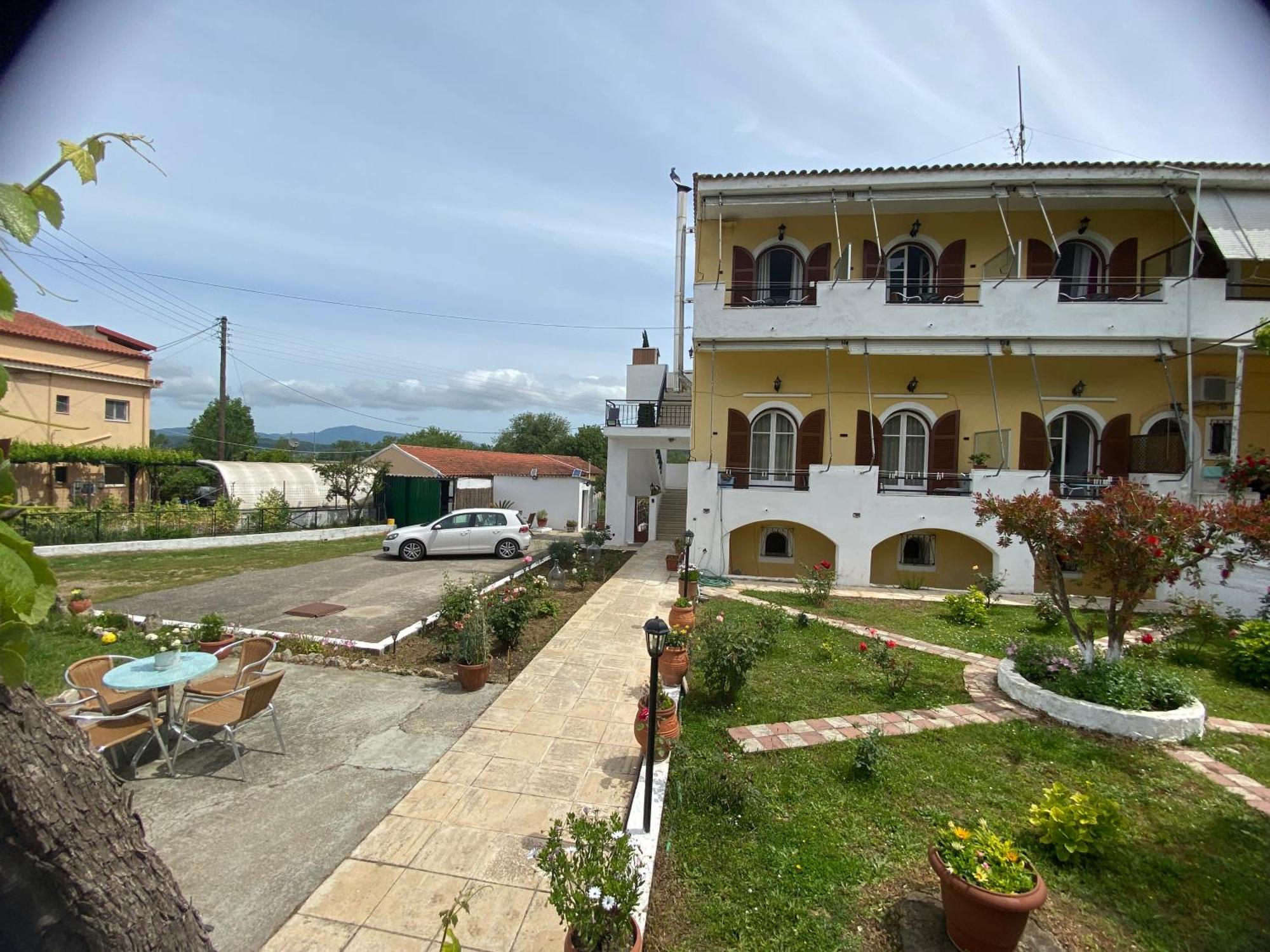 Navy Apartment With Mountain View &Private Parking Vatos ภายนอก รูปภาพ