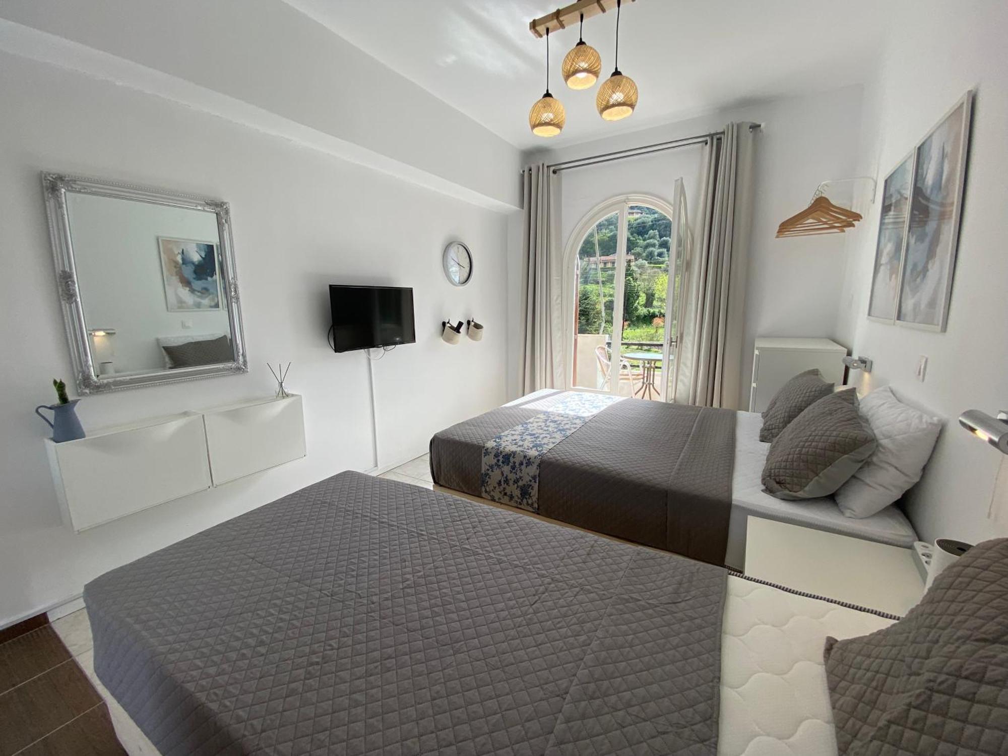 Navy Apartment With Mountain View &Private Parking Vatos ภายนอก รูปภาพ