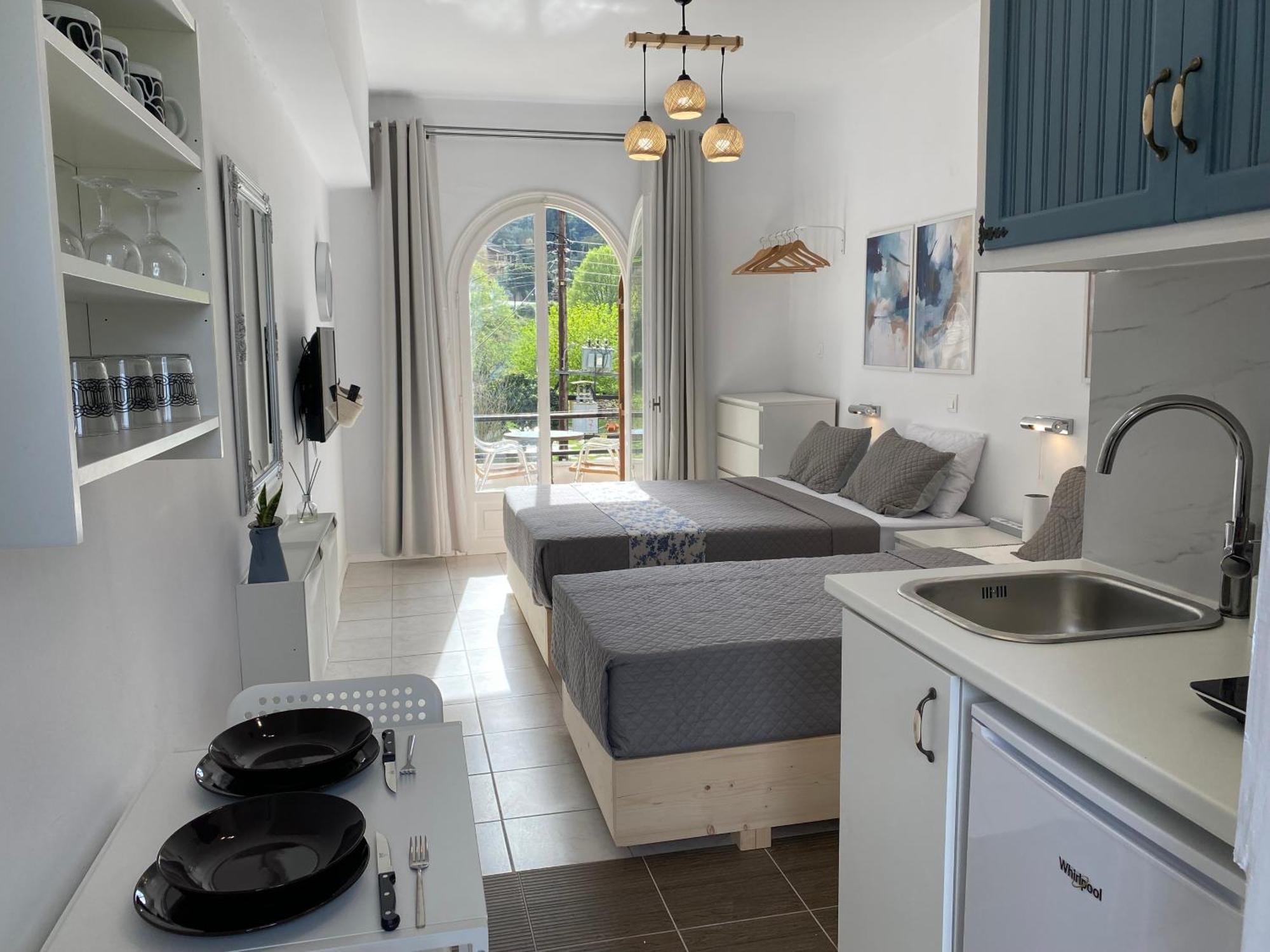 Navy Apartment With Mountain View &Private Parking Vatos ภายนอก รูปภาพ